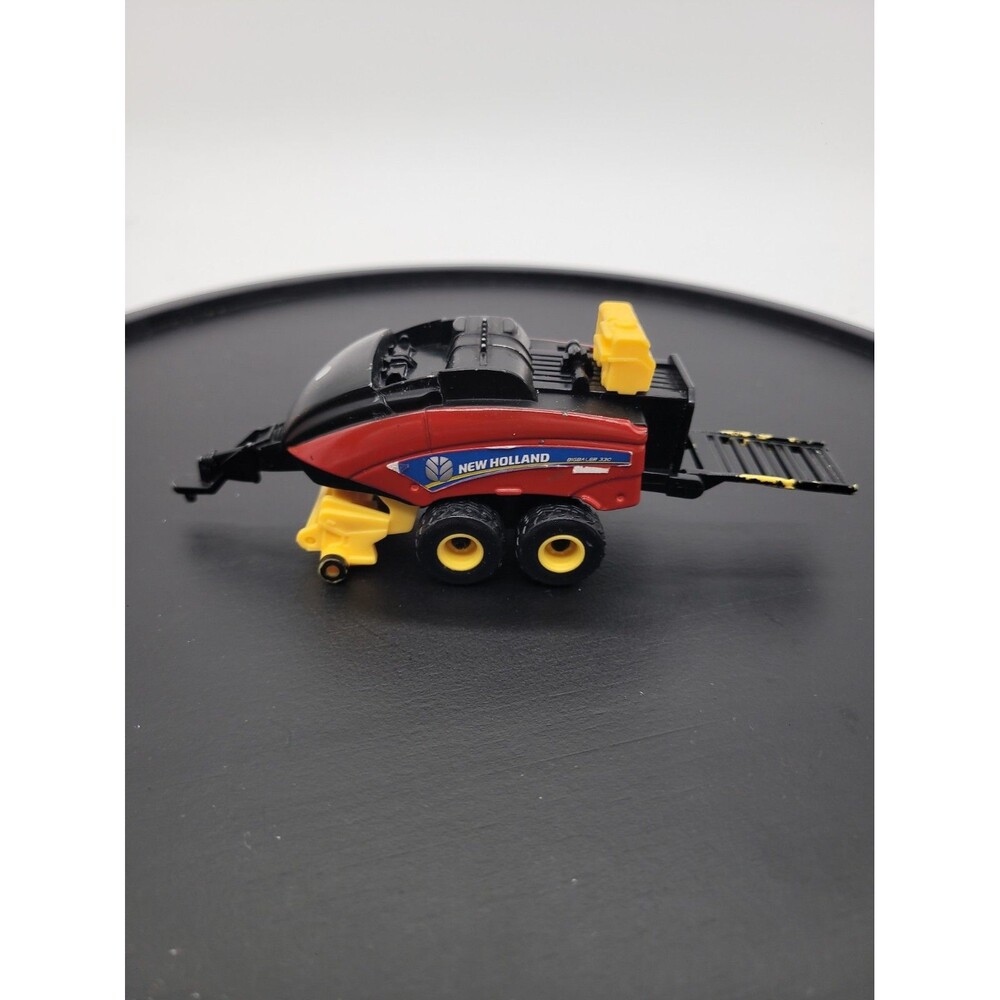 New Holland Ertl 2020 Tomy Hay Baler 1:64 Diecast Red/Black/Yellow